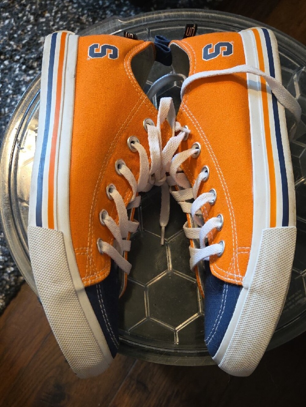 SKicks Syracuse Sneakers.  Size 7 Men Or 9 Womans.